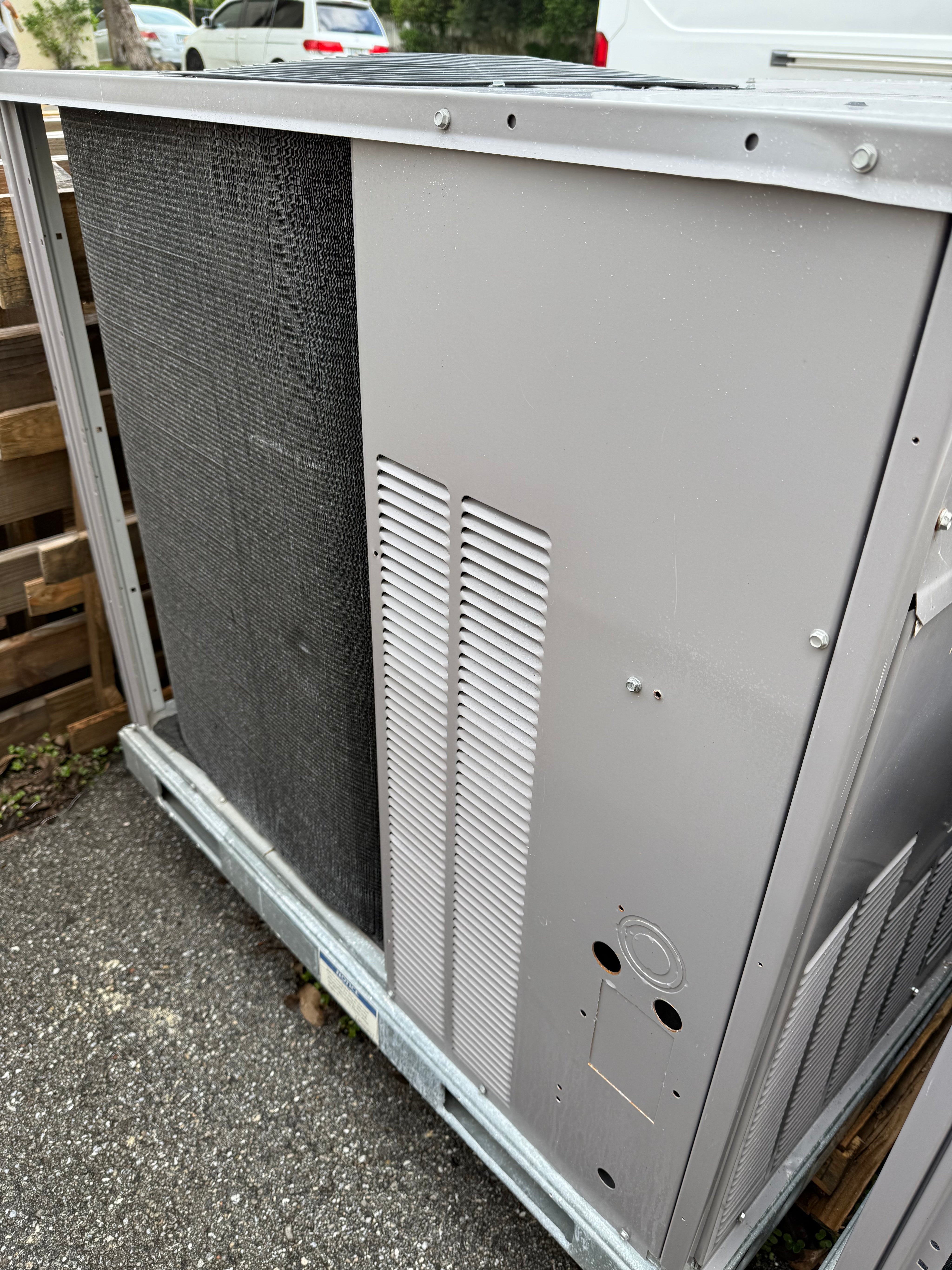 Weathermaker Combo Used Carrier Weathermaker 6-Ton R410A Rooftop Packaged Unit 50FC-M07A2 ...